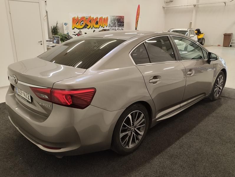 Käytetty Toyota Avensis Active 143 HP (105 kW) 2016 Sedan