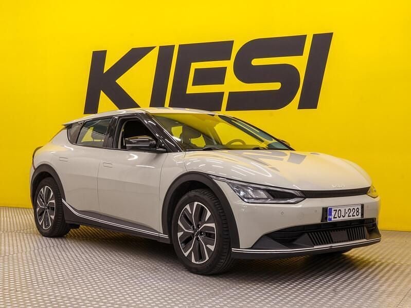 Harmaa Käytetty 2022 Kia EV6 Katumaasturi | 24 990 € (Supertarjous) - Kuva 1/3