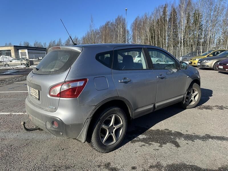 Käytetty Nissan Qashqai Acenta 131 HP (96 kW) 2012 Katumaasturi
