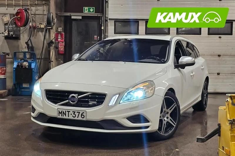 Valkoinen Käytetty 2011 Volvo V60 R-Design Farmari | 11 390 € (Kallis) - Kuva 1/4