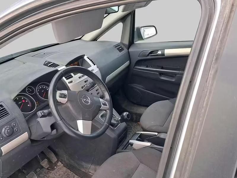 Käytetty Opel Zafira Edition 120 HP (88 kW) 2009 Tila-auto