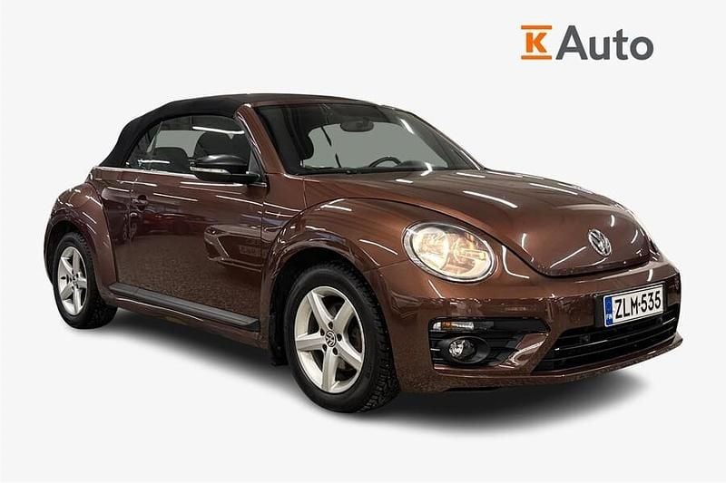 Käytetty VW Beetle Cabriolet Style 105 HP (77 kW) 2017 Ruskea Avoauto