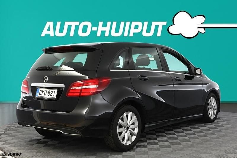 Käytetty Mercedes A180 Business 122 HP (89 kW) 2018 Tila-auto