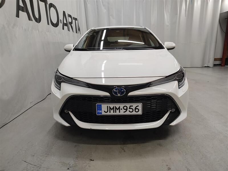 Käytetty Toyota Corolla Edition 122 HP (89 kW) 2022 Valkoinen Farmari