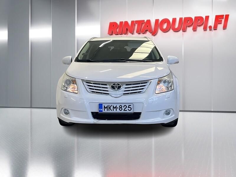 Käytetty Toyota Avensis Terra 126 HP (92 kW) 2011 Farmari