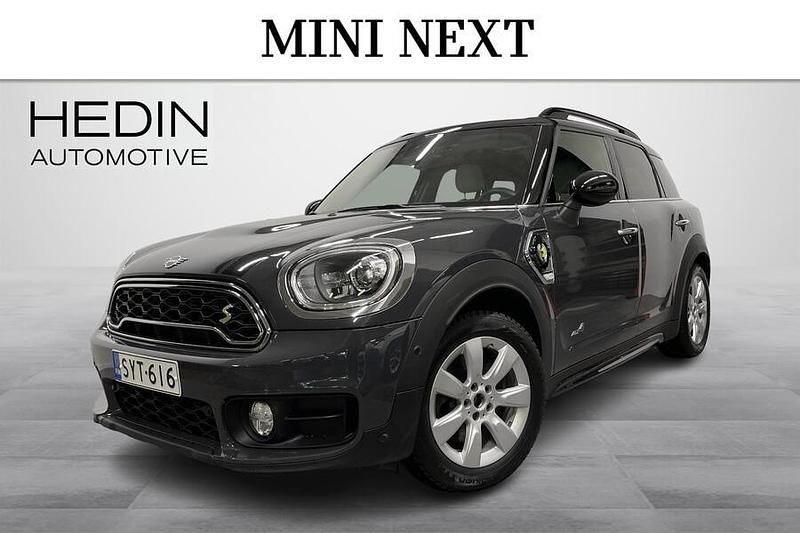 Harmaa Käytetty 2019 Mini Cooper Countryman Katumaasturi | 23 900 € (Hieman kallis) - Kuva 1/4