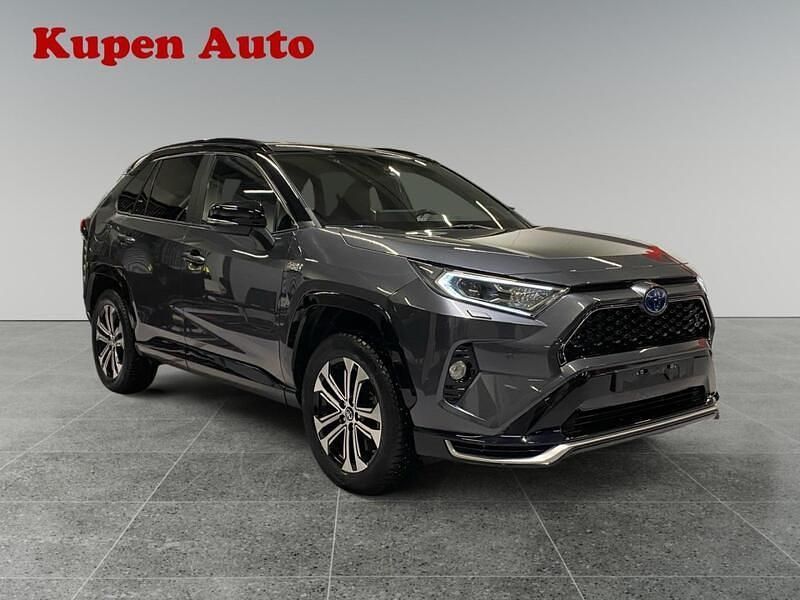 Käytetty Toyota RAV4 Hybrid Style 185 HP (136 kW) 2021 Katumaasturi