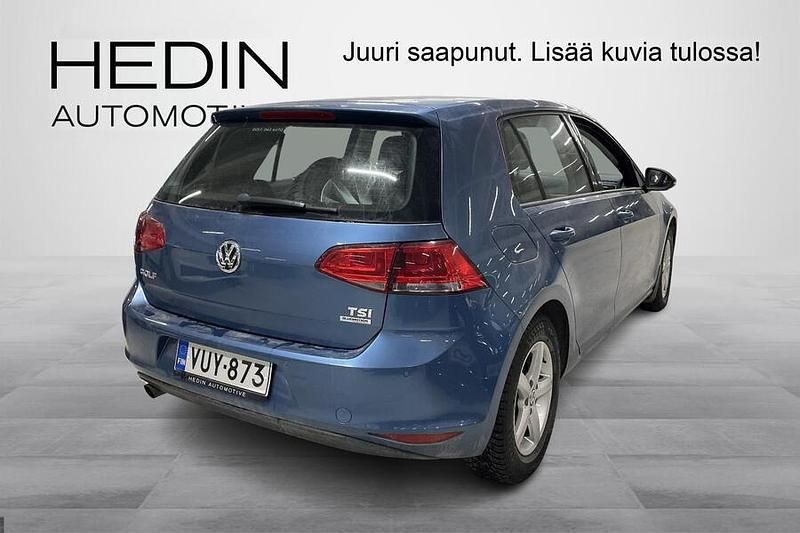 Käytetty VW Golf VII Comfortline 105 HP (77 kW) 2014 Sininen Viistoperä