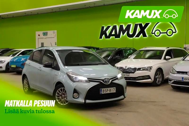 Käytetty Toyota Yaris Hybrid Active 116 HP (85 kW) 2015 Hopea Viistoperä