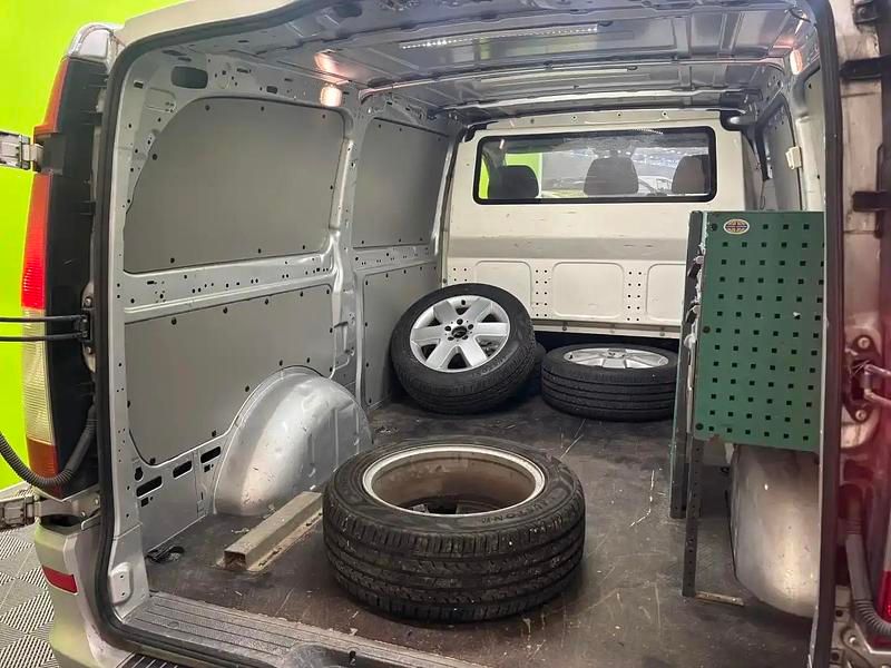 Käytetty Mercedes Vito 163 HP (119 kW) 2014 Hopea / harmaa Van