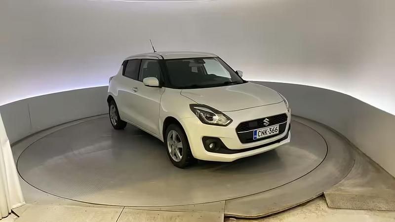 Käytetty Suzuki Swift GLX 90 HP (66 kW) 2019 Valkoinen Viistoperä