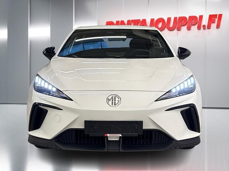 Käytetty MG MG4 EV 125 kW (170 HP) 2023 Valkoinen Viistoperä