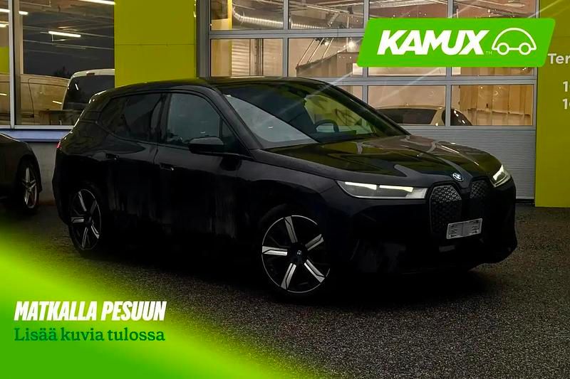 Musta Käytetty 2023 BMW iX Sport Line Katumaasturi | 63 900 € (Perustarjous) - Kuva 1/4