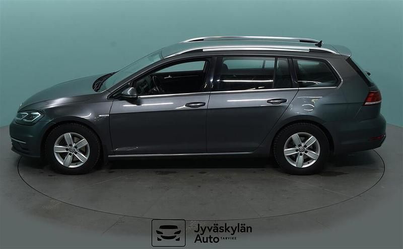 Käytetty VW Golf VII Highline 131 HP (96 kW) 2019 Harmaa Farmari