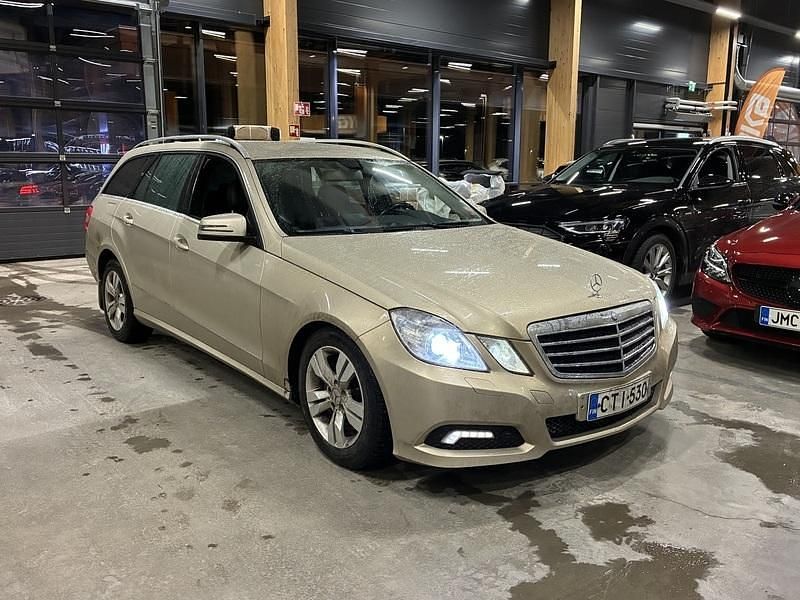 Käytetty 2010 Mercedes E250 Avantgarde Farmari | 8 290 € (Hieman kallis) - Kuva 1/4