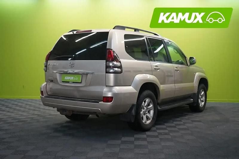 Käytetty Toyota Land Cruiser Luxury 173 HP (127 kW) 2007 Katumaasturi
