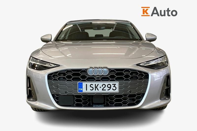 Käytetty Audi A6 Design 295 HP (216 kW) 2026 Harmaa Sedan