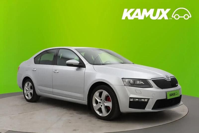 Hopea / harmaa Käytetty 2014 Skoda Octavia RS Sedan | 8 500 € (Hieman kallis) - Kuva 1/4