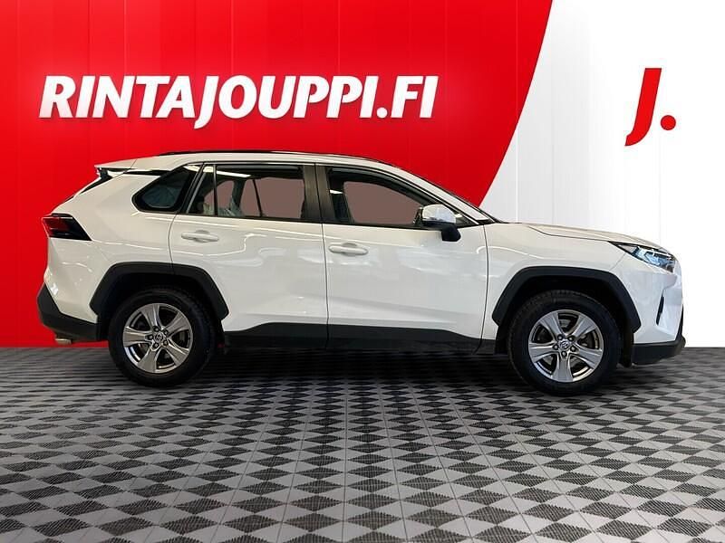 Käytetty Toyota RAV4 Hybrid Active 222 HP (163 kW) 2022 Valkoinen Katumaasturi
