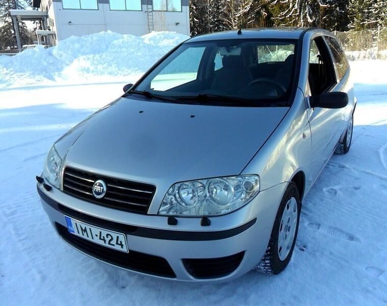Käytetty Fiat Punto 60 HP (44 kW) 2005 Viistoperä