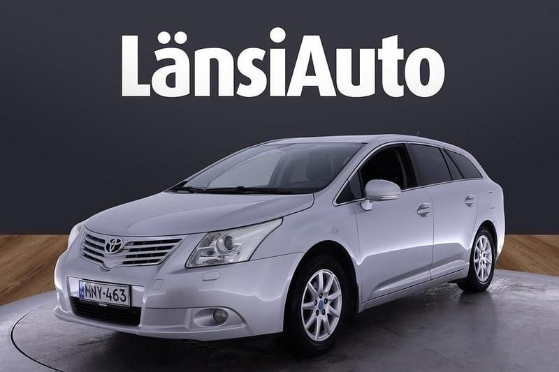Käytetty Toyota Avensis Multidrive S 147 HP (108 kW) 2010 Hopea Farmari