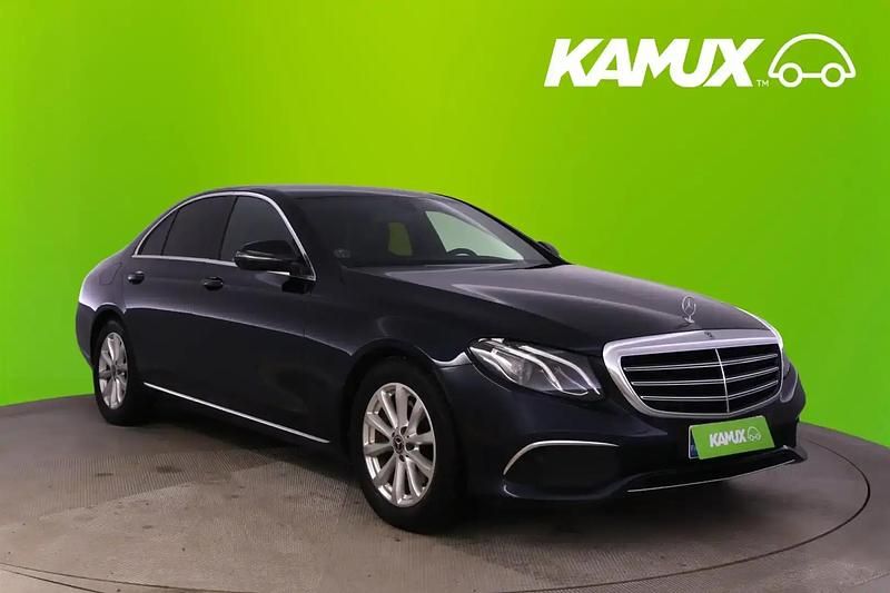 Käytetty Mercedes E220 Business 194 HP (142 kW) 2017 Sininen Sedan