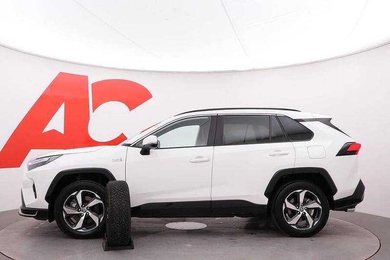 Käytetty Toyota RAV4 Hybrid Active 306 HP (225 kW) 2024 Valkoinen Katumaasturi