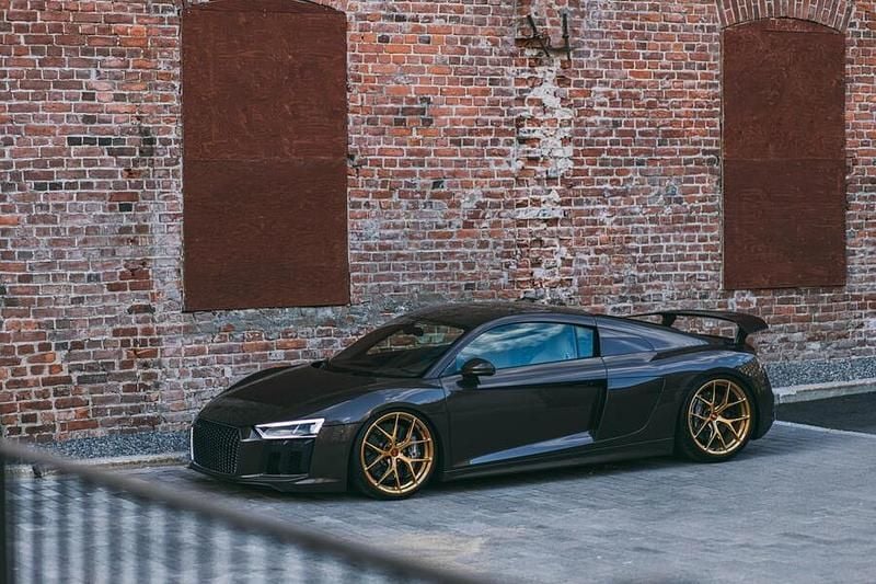 Ruskea Käytetty 2017 Audi R8 Coupé Exclusive Coupe - kaksiovinen | 235 000 € - Kuva 1/4