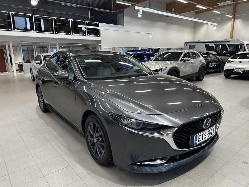 Käytetty Mazda 3 Luxury 186 HP (136 kW) 2022 Harmaa Sedan