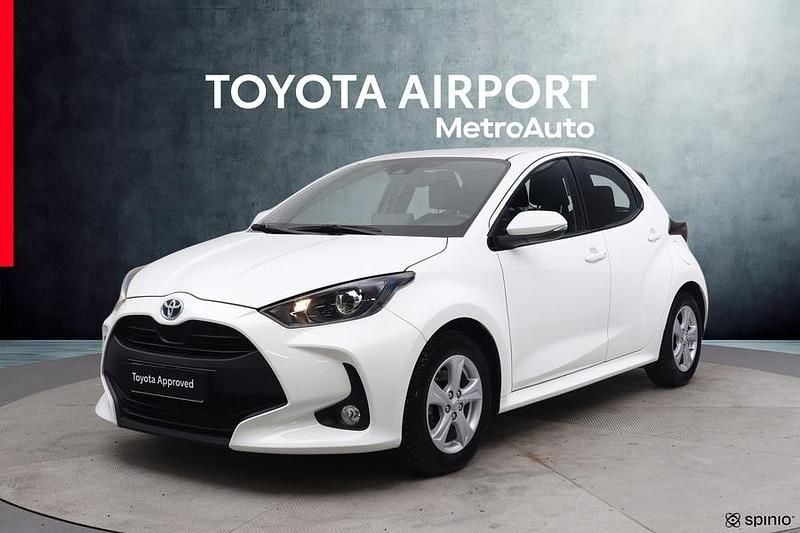 Käytetty Toyota Yaris Hybrid Active 116 HP (85 kW) 2023 Valkoinen Viistoperä