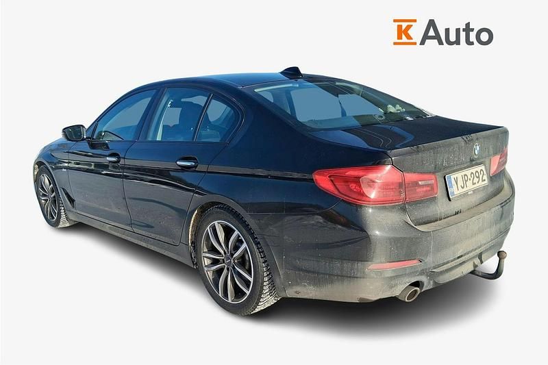 Käytetty BMW 520 Sport Line 188 HP (138 kW) 2017 Musta Sedan