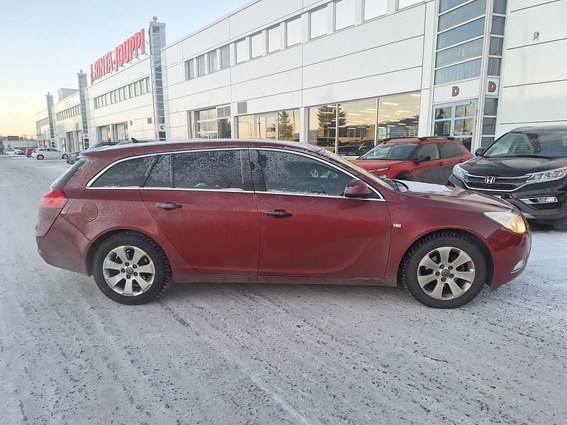 Käytetty Opel Insignia Edition 140 HP (102 kW) 2012 Farmari