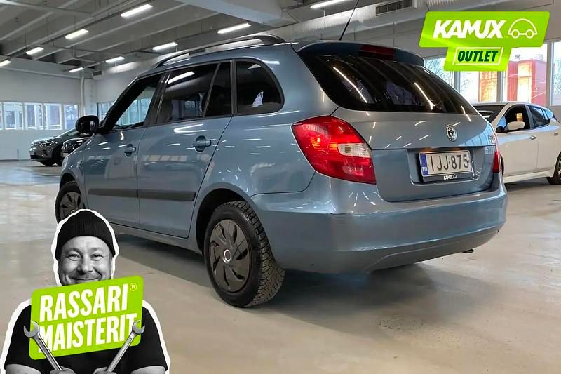 Käytetty Skoda Fabia Ambiente 90 HP (66 kW) 2011 Hopea / harmaa Viistoperä