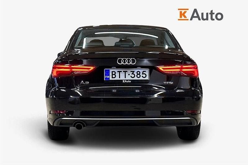 Käytetty Audi A3 Business 116 HP (85 kW) 2017 Sedan