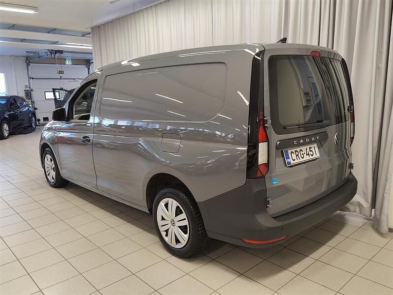 Käytetty VW Caddy Maxi Pro 102 HP (75 kW) 2022 Harmaa Tila-auto