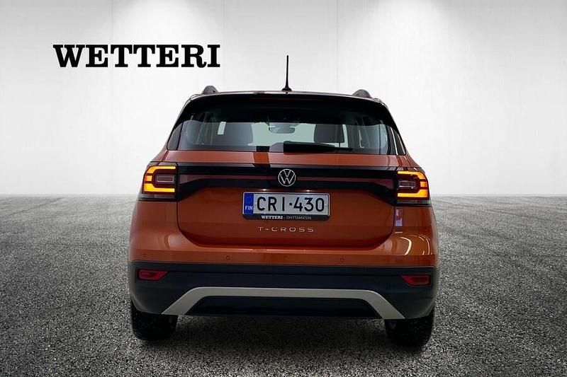 Käytetty VW T-Cross Business 110 HP (80 kW) 2023 Oranssi Katumaasturi