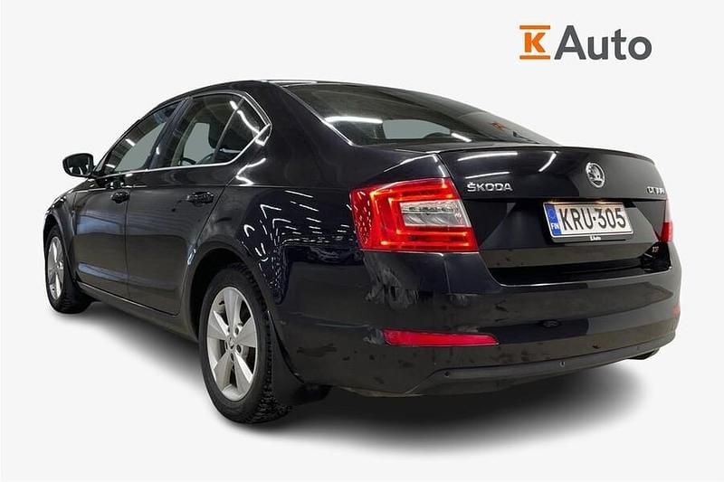 Käytetty Skoda Octavia Elegance 180 HP (132 kW) 2013 Musta Viistoperä