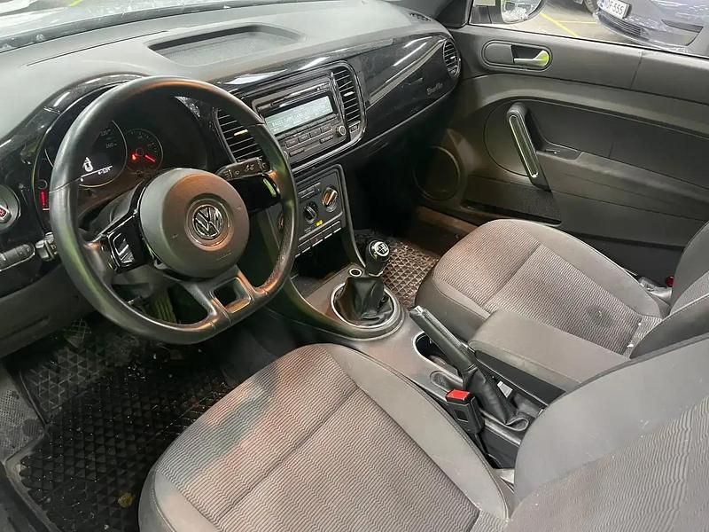 Käytetty VW Beetle 143 HP (105 kW) 2013 Hopea / harmaa Viistoperä