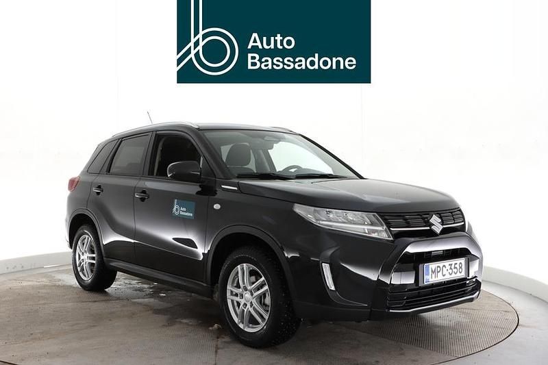 Musta Käytetty 2025 Suzuki Vitara GL Katumaasturi | 32 880 € (Hieman kallis) - Kuva 1/4
