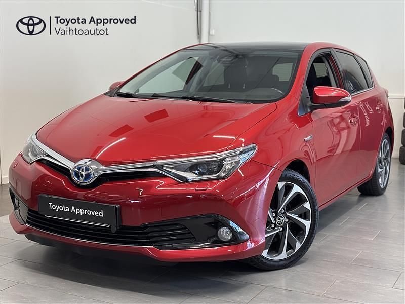 Punainen Käytetty 2016 Toyota Auris Hybrid Style Viistoperä | 14 960 € (Perustarjous) - Kuva 1/4