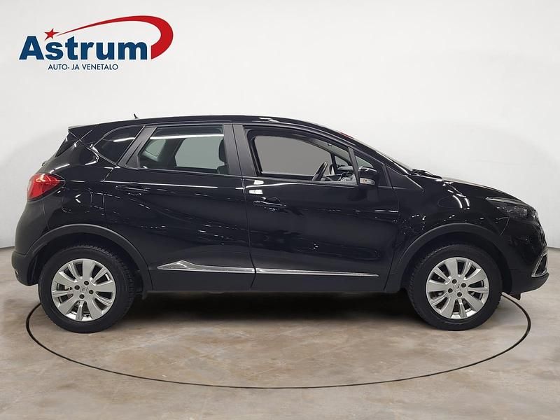 Käytetty Renault Captur 90 HP (66 kW) 2016 Musta Katumaasturi