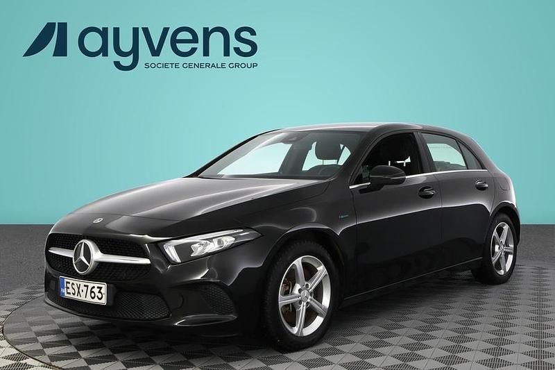 Musta Käytetty 2021 Mercedes A250 Business Viistoperä | 24 900 € (Perustarjous) - Kuva 1/4
