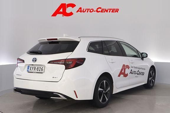 Käytetty Toyota Corolla Edition 138 HP (101 kW) 2025 Valkoinen Farmari