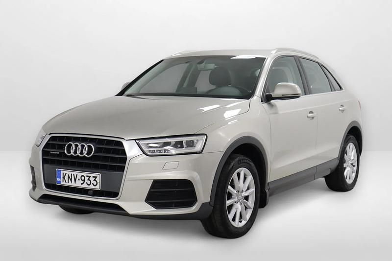 Käytetty Audi Q3 Comfort 150 HP (110 kW) 2016 Hopea Katumaasturi