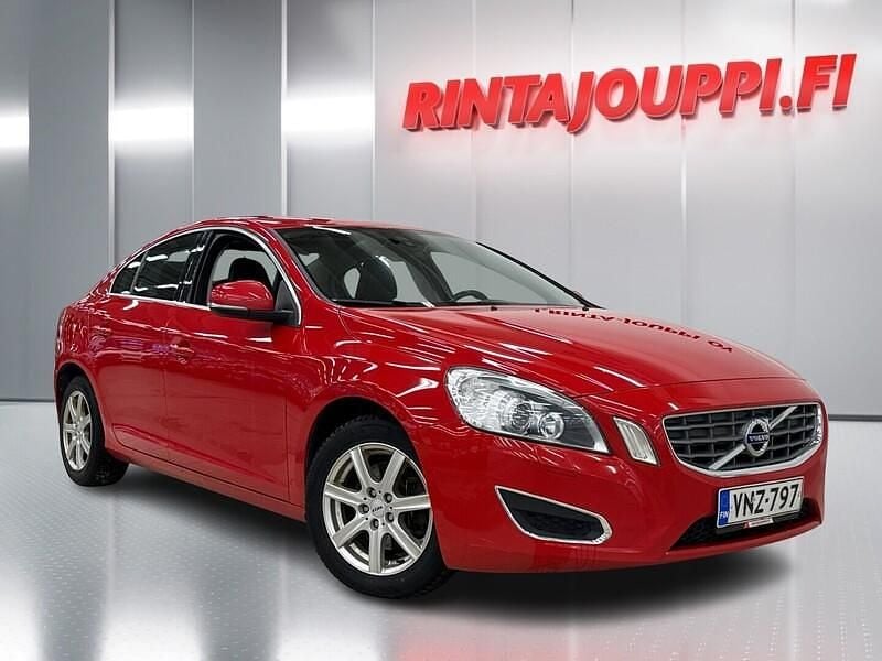 Käytetty Volvo S60 Business Edition 114 HP (83 kW) 2013 Punainen Sedan