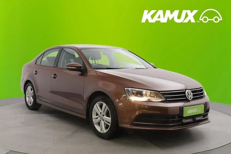 Käytetty VW Jetta Allstar 105 HP (77 kW) 2017 Ruskea Sedan