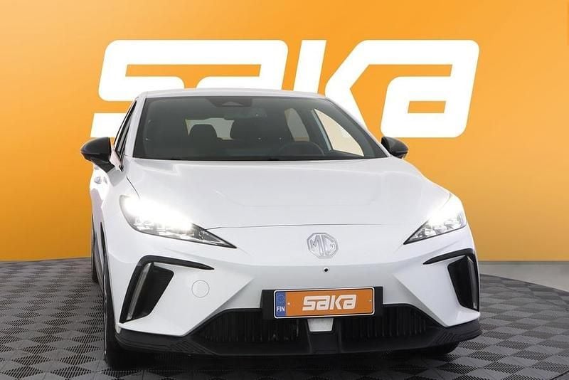 Käytetty MG MG4 EV Luxury 150 kW (204 HP) 2023 Viistoperä