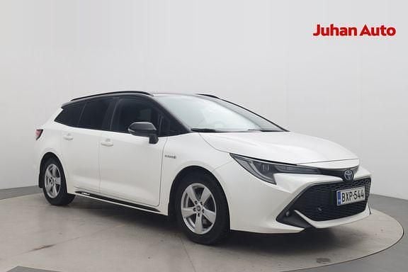 Valkoinen Käytetty 2019 Toyota Corolla Active Farmari | 18 990 € (Perustarjous) - Kuva 1/4