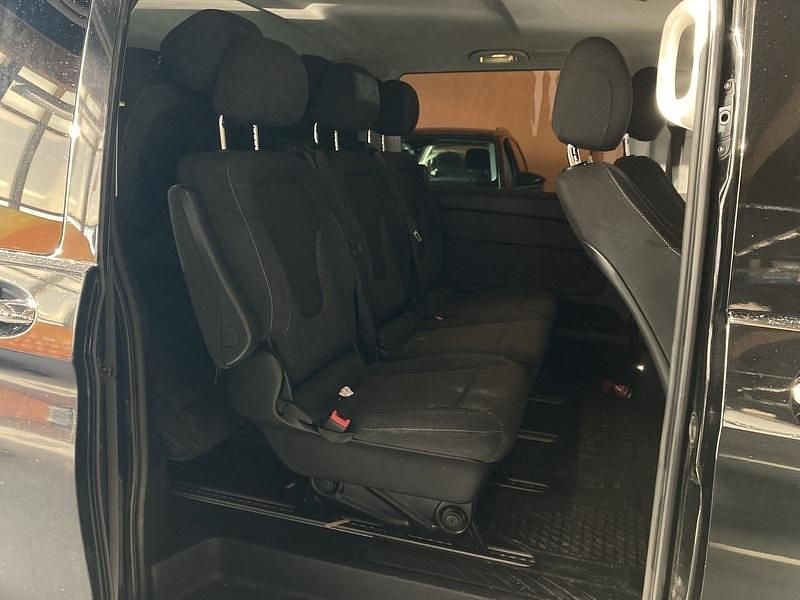 Käytetty Mercedes V300 239 HP (175 kW) 2020 Tila-auto