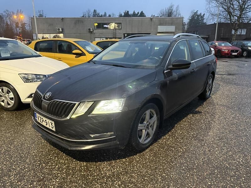 Musta Käytetty 2018 Skoda Octavia Style Farmari | 11 850 € (Kallis) - Kuva 1/1